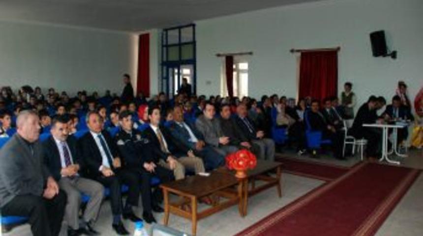Aydıncık'ta Ortaokul Ve Liseler Arası Bilgi Yarışması