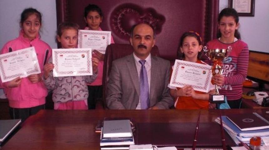 Ekrem Oba İlkokulu Masa Tenisi Şampiyonu