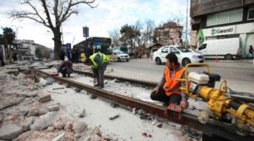 Atat&uuml;rk Caddesi-in&ouml;n&uuml; Caddesi Bağlantısı Kapanıyor