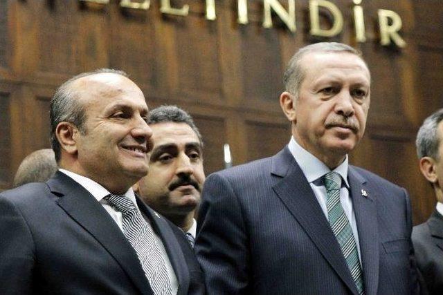 Arslan'a Ak Parti Rozetini Başbakan Erdoğan Taktı