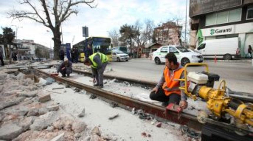 Atat&uuml;rk Caddesi'nin İn&ouml;n&uuml; Ile Bağlantısı Kesiliyor