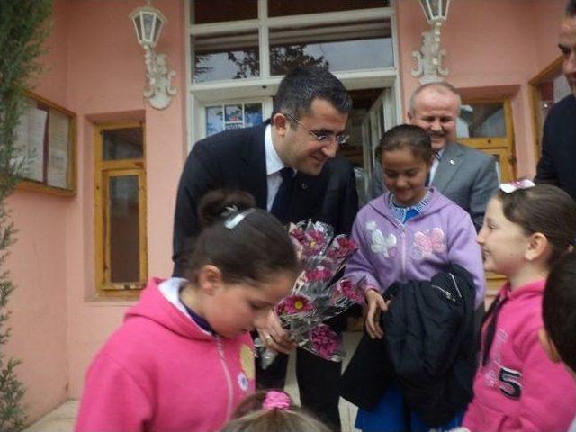 Kaymakam Çınar’a Öğrencilerden Teşekkür Ziyareti