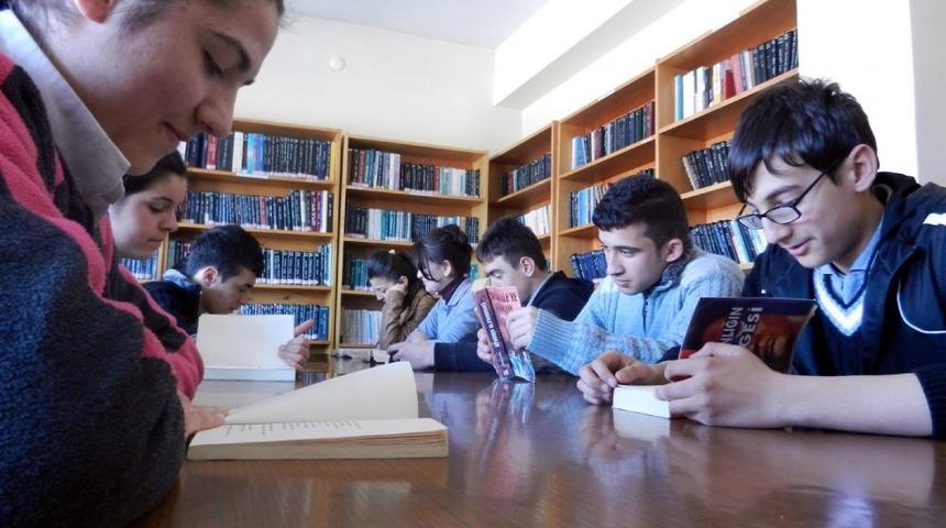 Altınyayla&rsquo;da Tablet &Ouml;d&uuml;ll&uuml; Kitap Okuma Kampanyası
