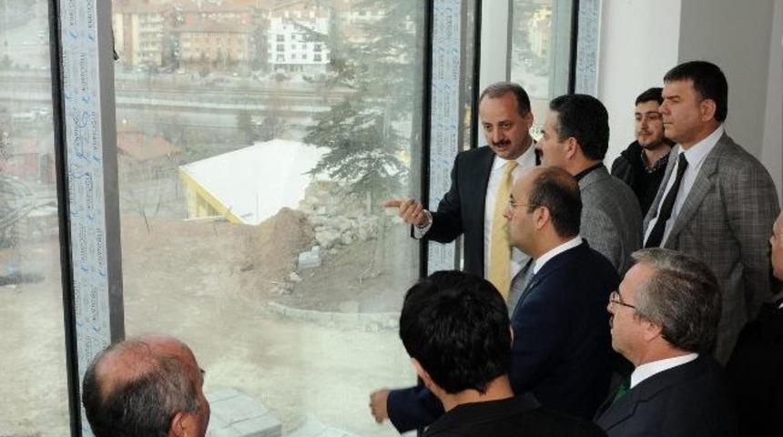 Ak Parti&rsquo;li İpek, Mamak'taki Yatırımları İnceledi