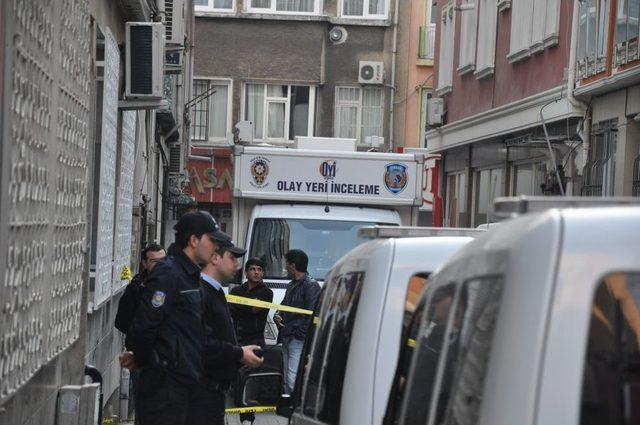 T&uuml;rkmen Uyruklu Gen&ccedil; Evinde Bı&ccedil;aklanarak &Ouml;ld&uuml;r&uuml;ld&uuml; 1