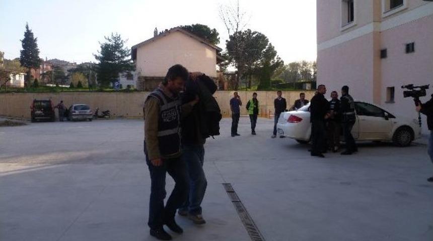 Sakarya&rsquo;da Su&ccedil; &Ouml;rg&uuml;t&uuml; Kurdukları İddiası İle 15 Kişi G&ouml;zaltına Alındı