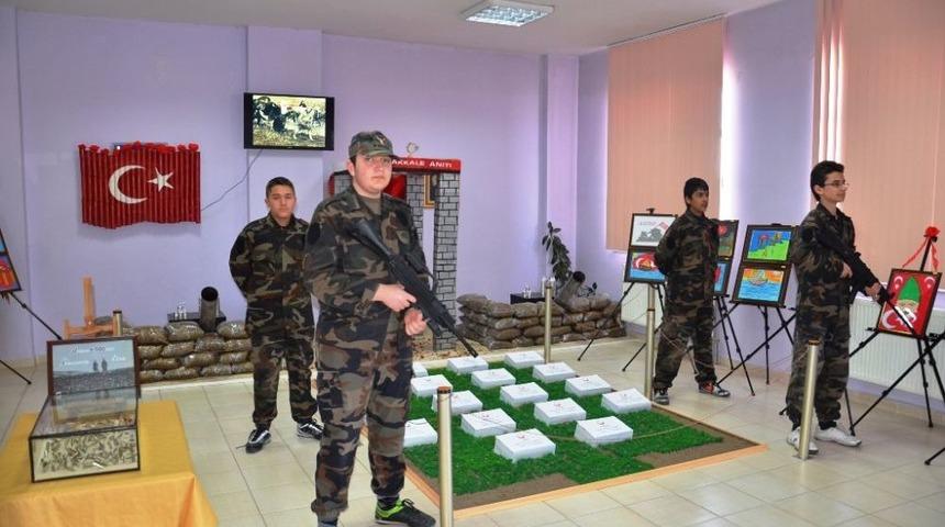 İbrahim Avcı Koleji'nde Anlamlı &Ccedil;anakkale Sergisi