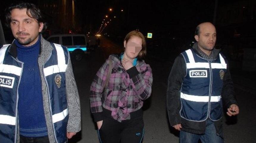 Gen&ccedil; Kız &Ccedil;alıştığı İş Yerini Soyup Ka&ccedil;arken Yakalandı