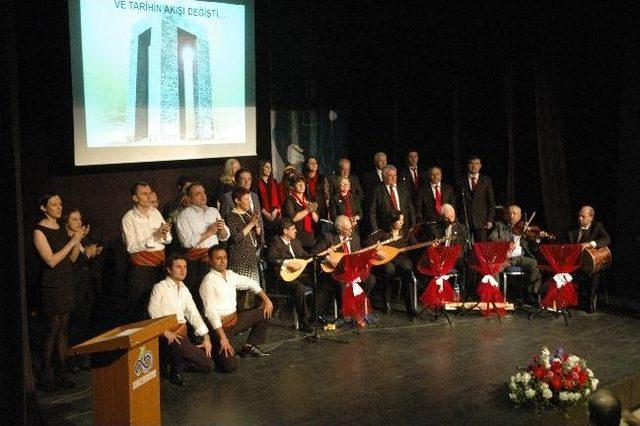 &Ccedil;anakkale Şehitleri D&uuml;zenlenen Gece İle Anıldı 1