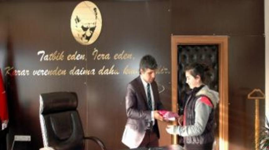 Deprem Haftası Etkinlikleri Kompozisyon Birincisi &Ouml;d&uuml;l&uuml;n&uuml; Aldı