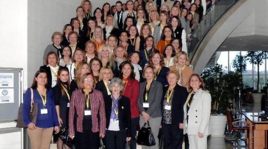 Soroptimist Kul&uuml;pleri Adana'da Buluştu