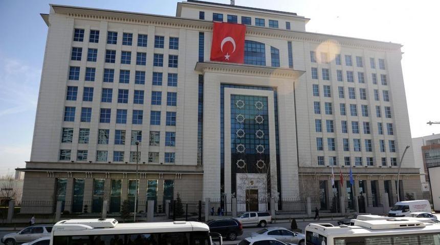 AK Parti'den Saldırıya T&uuml;rk Bayraklı Tepki