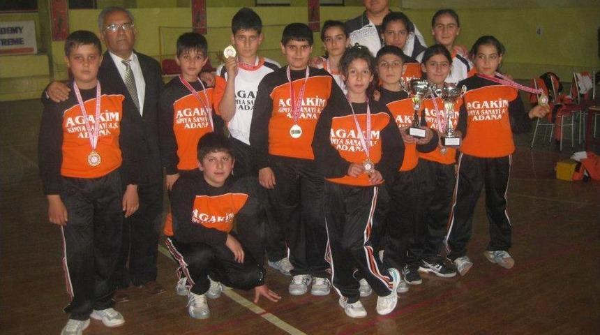 Adana'yı Badmintonda Mehmet Adil İkiz Ortaokulu Temsil Edecek