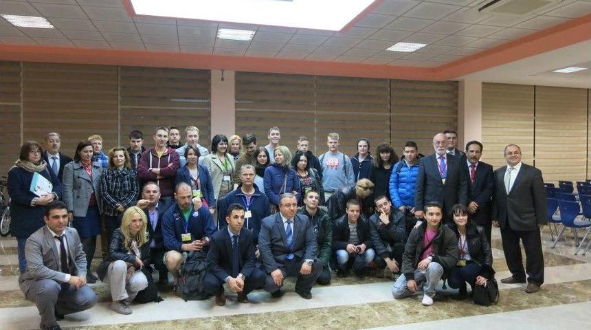 Bur&ccedil; Penceresinden T&uuml;rk Misafirperverliğini Tanıdılar