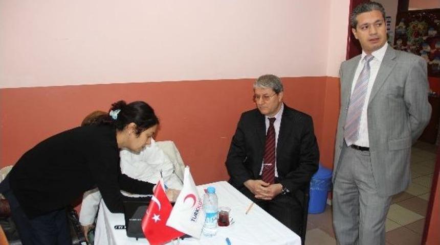 &Ouml;ğrenciler İstedi, Aileleri Kan Bağışladı