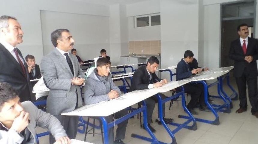 M&uuml;d&uuml;r Avcı&rsquo;dan Sınav &Ouml;ncesi &Ouml;ğrencilere Moral Ziyareti