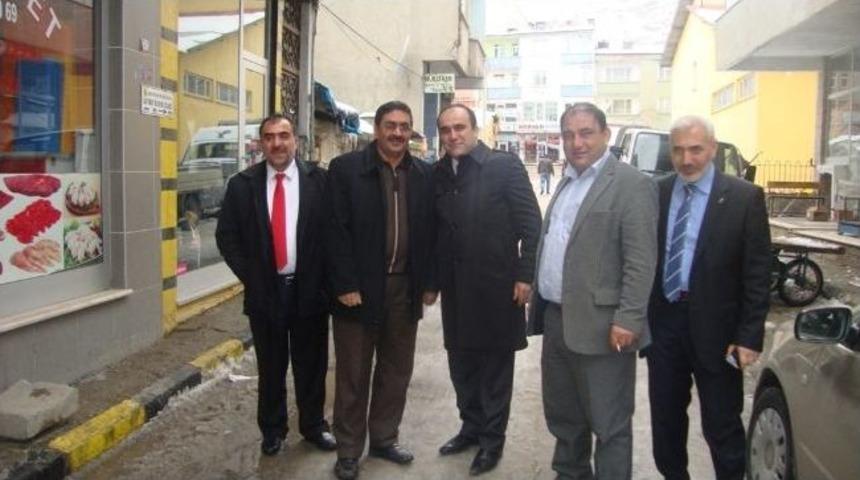 Milletvekili B&uuml;nyamin &Ouml;zbek Bayburt Halk Pazarı Esnafını Ziyaret Etti