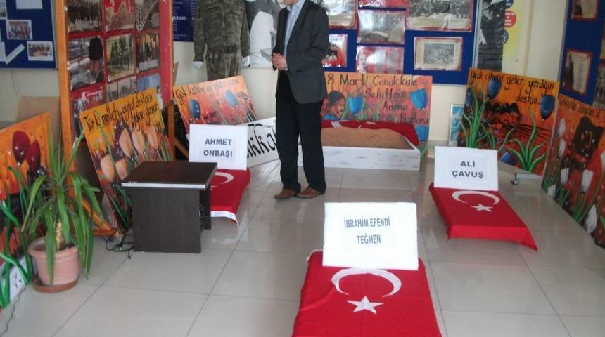 Toroslu &Ouml;ğrenciler &Ccedil;anakkale'yi Sergiyle Anlattı