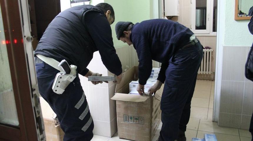 Aksaray&rsquo;da TIR'dan Ka&ccedil;ak Sigara &Ccedil;ıktı