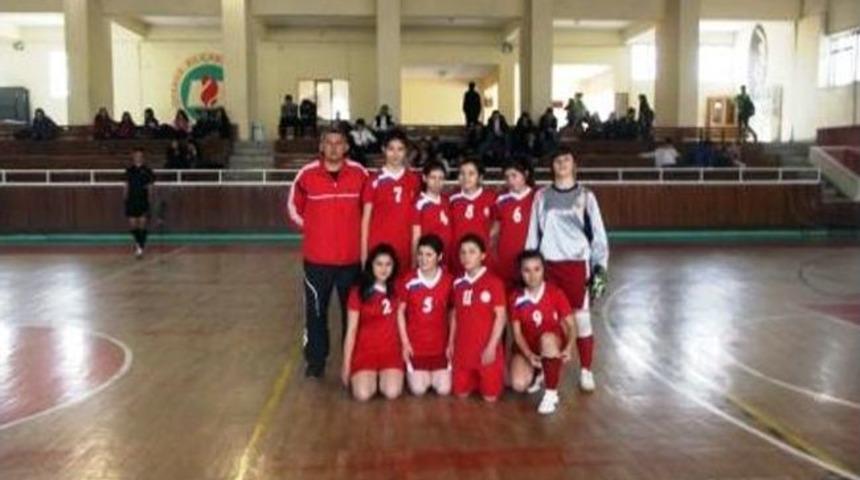 Gediz Kız Meslek Lisesi Futsal Takımı İl Şampiyonu Oldu