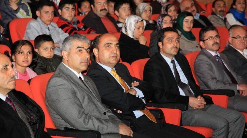 '&Ccedil;anakkale&rsquo;de Al Yazmalılar' Duygulandırdı