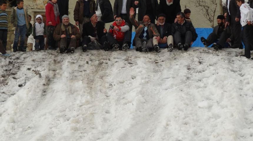 Erzurumlular, Leğenle Kayıp, &Ccedil;ocukluk G&uuml;nlerini Yad Etti