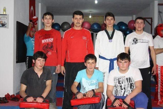 Giresun&rsquo;da K&ouml;yl&uuml; Gen&ccedil;lerin Taekwondo Merakı 1