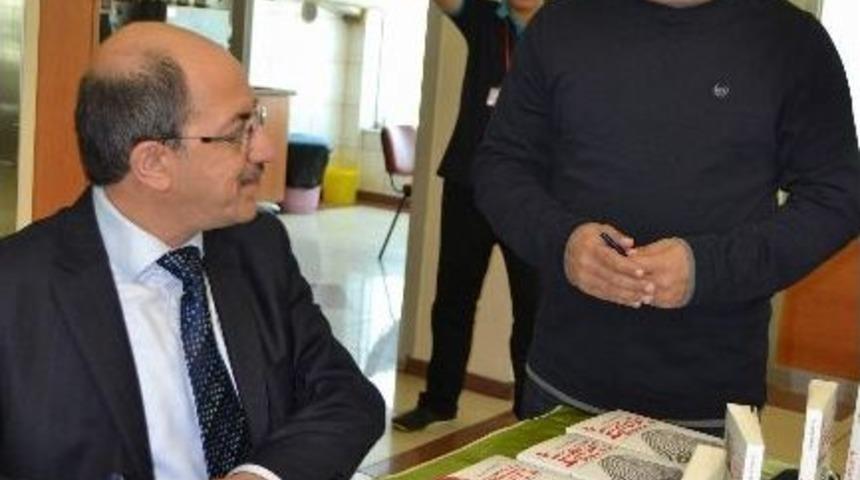 Tekden Y&ouml;netim Kurulu Başkanı Kemal Tekden &lsquo;insanın Sırrı&rsquo; İsimli Kitabını Tanıttı