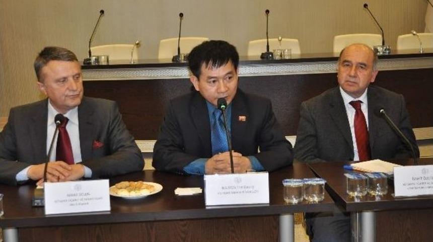 Vietnam Ankara B&uuml;y&uuml;kel&ccedil;isi Cuong Kutso&rsquo;da İş D&uuml;nyası İle Buluştu