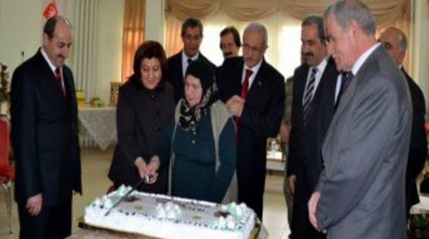 İsmail Hakkı Toprak Huzurevi&rsquo;nde &ldquo;yaşlılar Haftası&rdquo; Nedeniyle Programı D&uuml;zenlendi