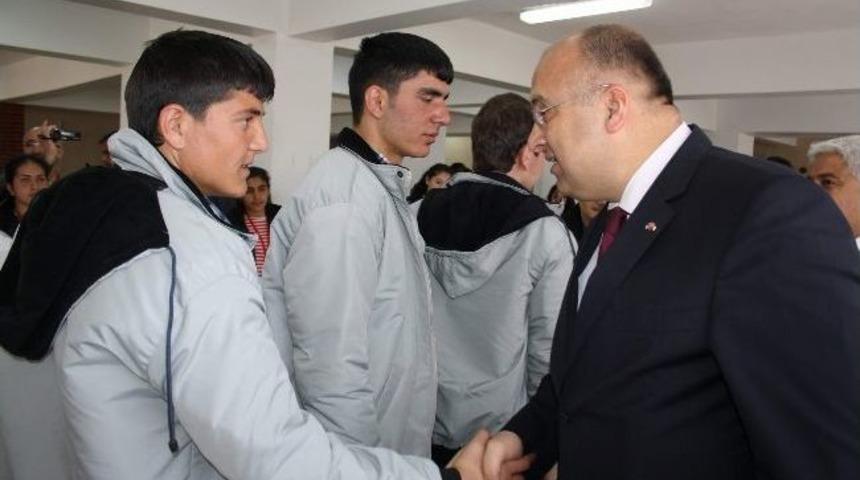 Iğdırlı &Ouml;ğrenciler Emniyet M&uuml;d&uuml;r&uuml; Aydın&rsquo;ı Ziyaret Etti