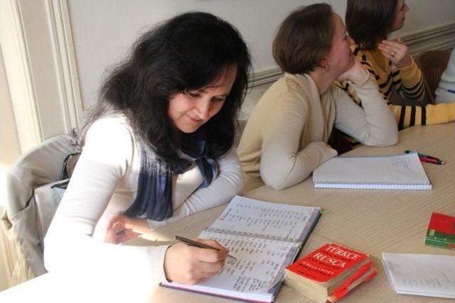 Yabancı Gelinler T&uuml;rk&ccedil;e &Ouml;ğreniyor 1