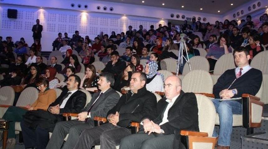 Atat&uuml;rk &Uuml;niversitesi'nde &ldquo;anayasa S&uuml;recinde Vatandaşlık Ve Kimlik&rdquo; Konulu Panel D&uuml;zenlendi