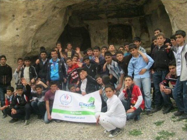 Sasonlu Gençlerden 'seyyah Ulu Çınar'ın İzinde' Projesi