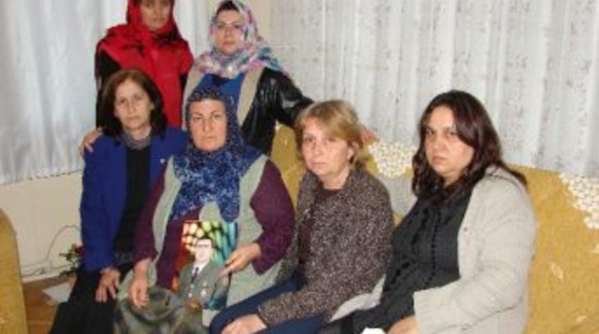 Mhp Kadın Kollarından Şehit Annesine Ziyaret