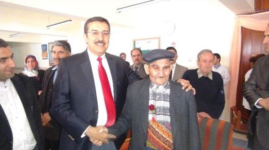 Ak Parti&rsquo;den Huzurevi&rsquo;ne Ziyaret