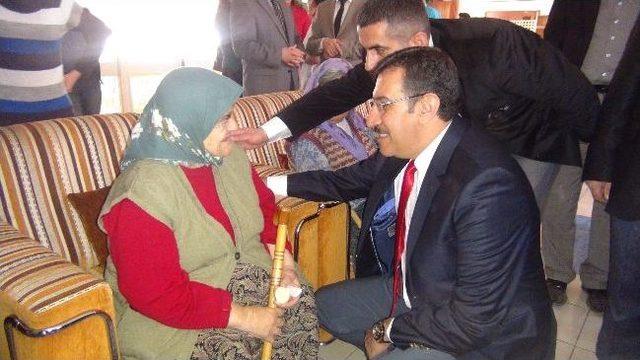 Ak Parti’den Huzurevi’ne Ziyaret 1