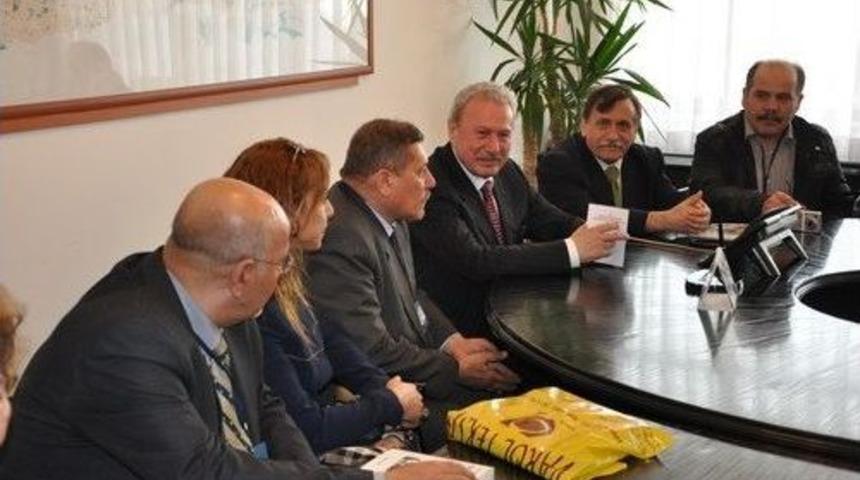 Şairler Başkan Okay&rsquo;ı Ziyaret Etti