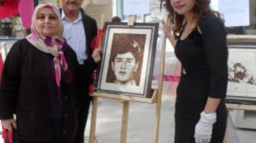 Gazi Kızının Şehitleri Resmettiği Sergide Aileler Duygulandı