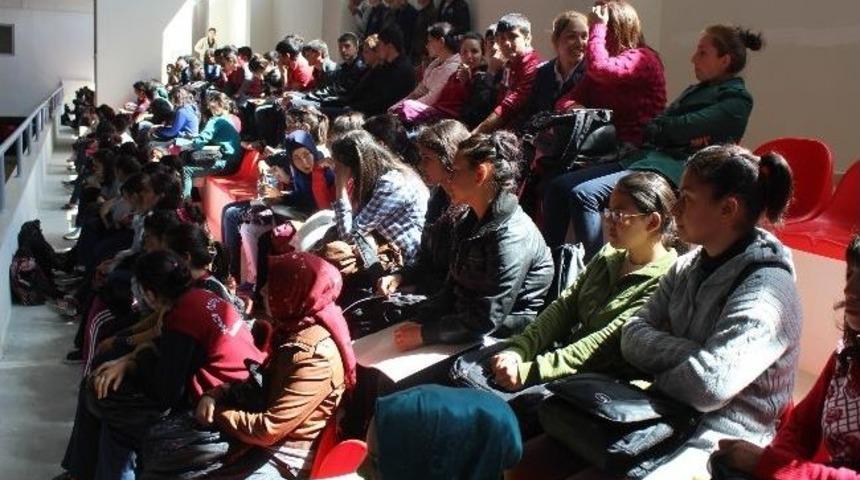 &Ouml;ğrencilere Sınav Başarısı Anlatıldı