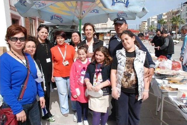 Didim&rsquo;de Yelkenciler Malzeme Almak İ&ccedil;in Kermes D&uuml;zenledi 1