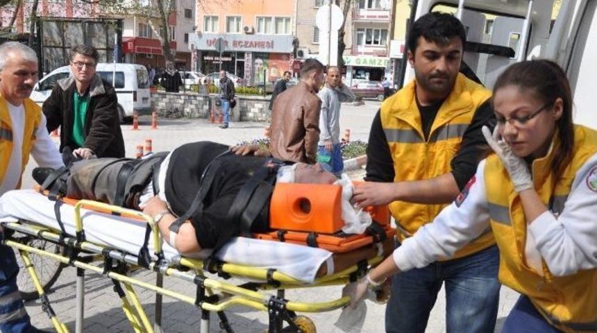 Lastiği Patlayan Beyaz Eşya Y&uuml;kl&uuml; Tır Devrildi