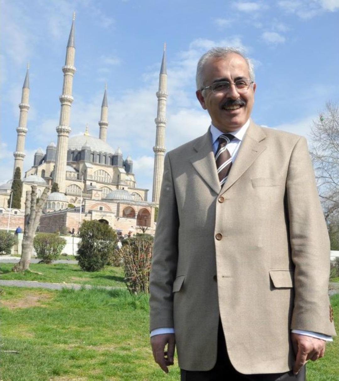 Vali Duruer: Selimiye&rsquo;nin G&ouml;r&uuml;nt&uuml;s&uuml;n&uuml; Bozan L&uuml;zumsuz Şeyleri Kaldırıyoruz