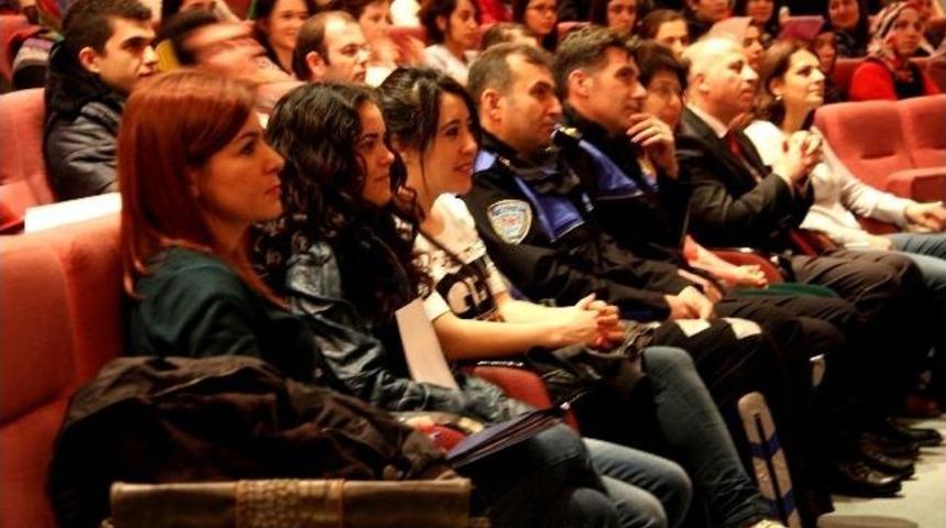 &Uuml;niversite &Ouml;ğrencilerine Toplum Destekli Polisler Tanıtıldı