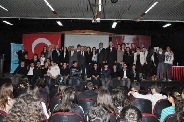 Rekt&ouml;r Akan, Lise &Ouml;ğrencileri İle Bir Araya Geldi 2