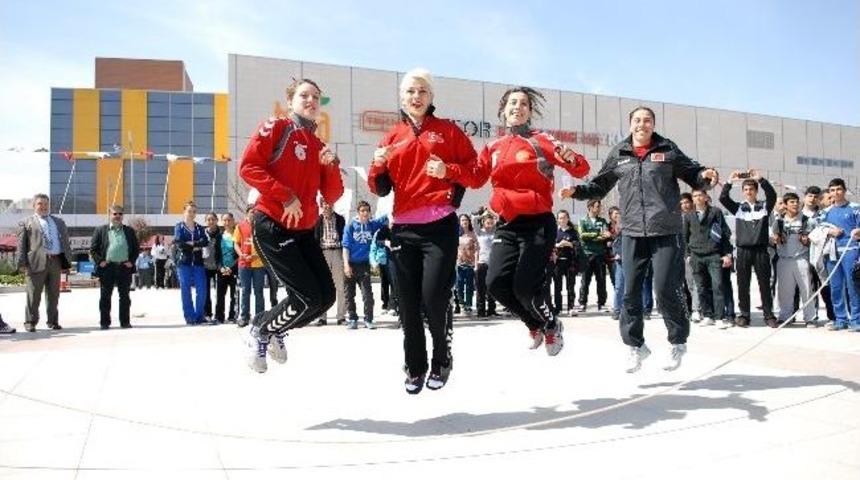 Spor Tırı Muratpaşa&rsquo;da