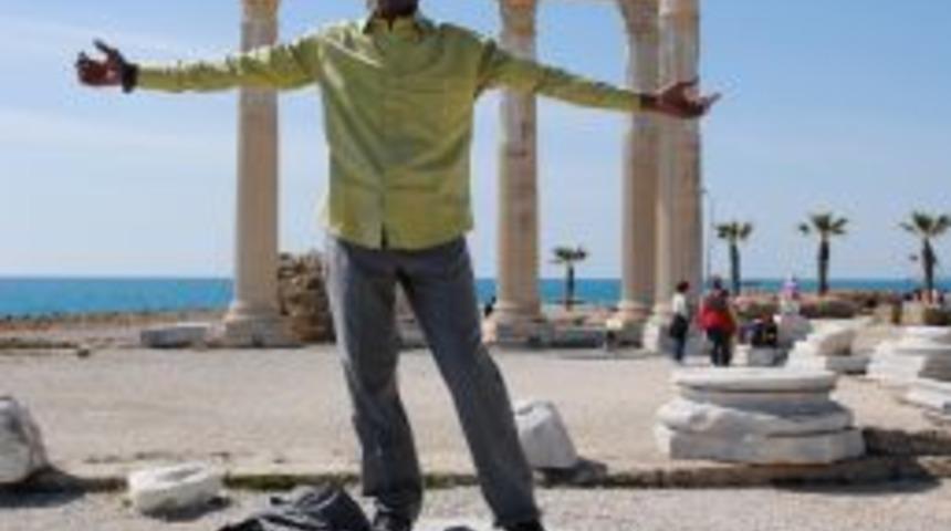 Somalili Muhammet Arkeolog Olma Hayaliyle Yaşıyor