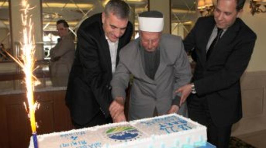 To&ccedil;oğlu, 107 Yaşındaki Işık Ile Pasta Kesti