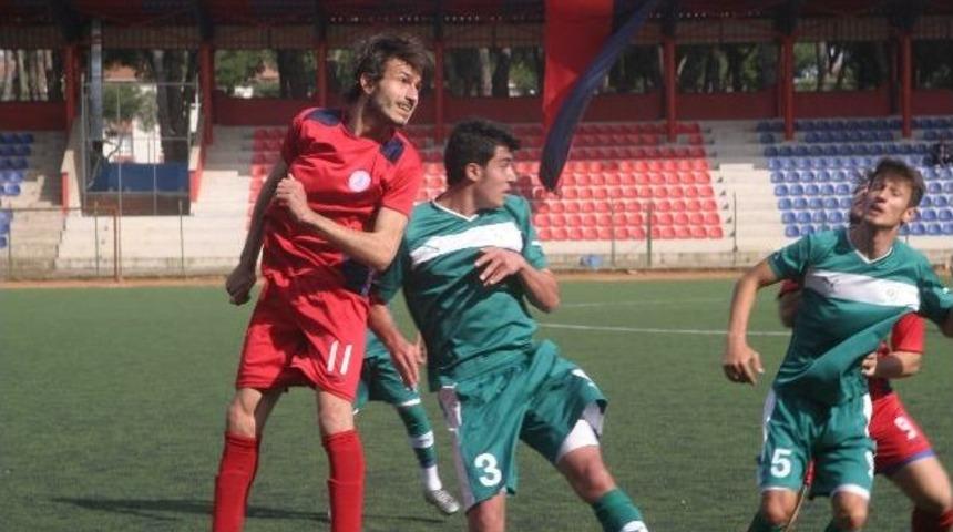 Şampiyon &Ouml;demiş Belediyespor, &Ouml;zel Ma&ccedil;ta &Ouml;zyeşiltepespor&rsquo;u 2-0 Yendi