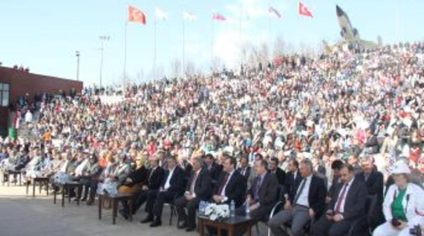 Uluslarası 2. Nevruz Ş&ouml;leni Hendek'te Yapıldı